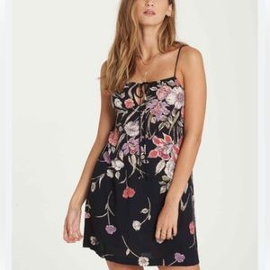 Billabong Night In Cami Dress . Floral Print. Size  L .